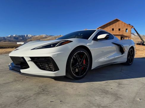 Used 2021 Chevrolet Corvette Stingray Premium Cpe w/ Z51 Performance Package image 3