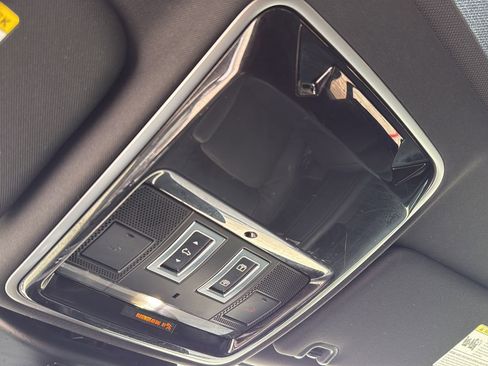 Used 2019 Land Rover Range Rover AWD/4WD image 19