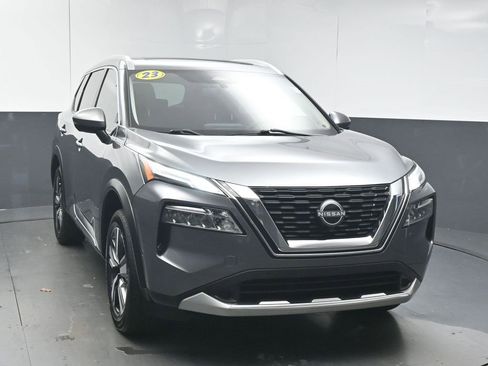 Used 2023 Nissan Rogue Platinum w/ Platinum Premium Package image 2