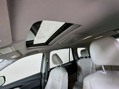 Used 2017 Honda Pilot Touring image 24