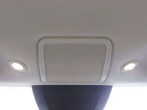 Used 2015 Tesla Model S 85D image 27