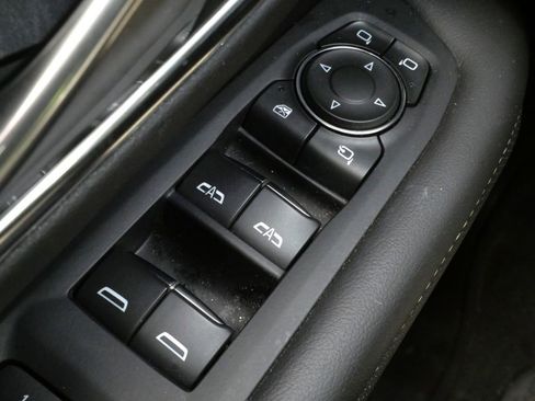 Used 2023 Chevrolet Tahoe Premier AWD/4WD image 20