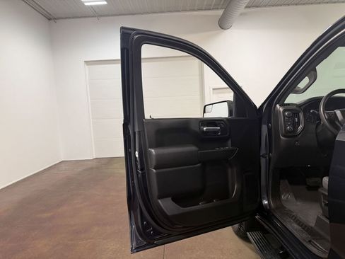 Used 2023 Chevrolet Silverado 1500 Custom image 57