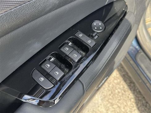 Used 2023 Kia Sportage SX Prestige image 16