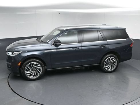 Certified 2025 Lincoln Navigator Reserve AWD/4WD image 49