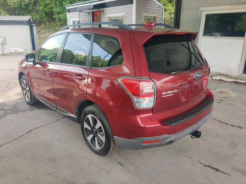 Used 2017 Subaru Forester 2.5i Premium AWD/4WD image 4