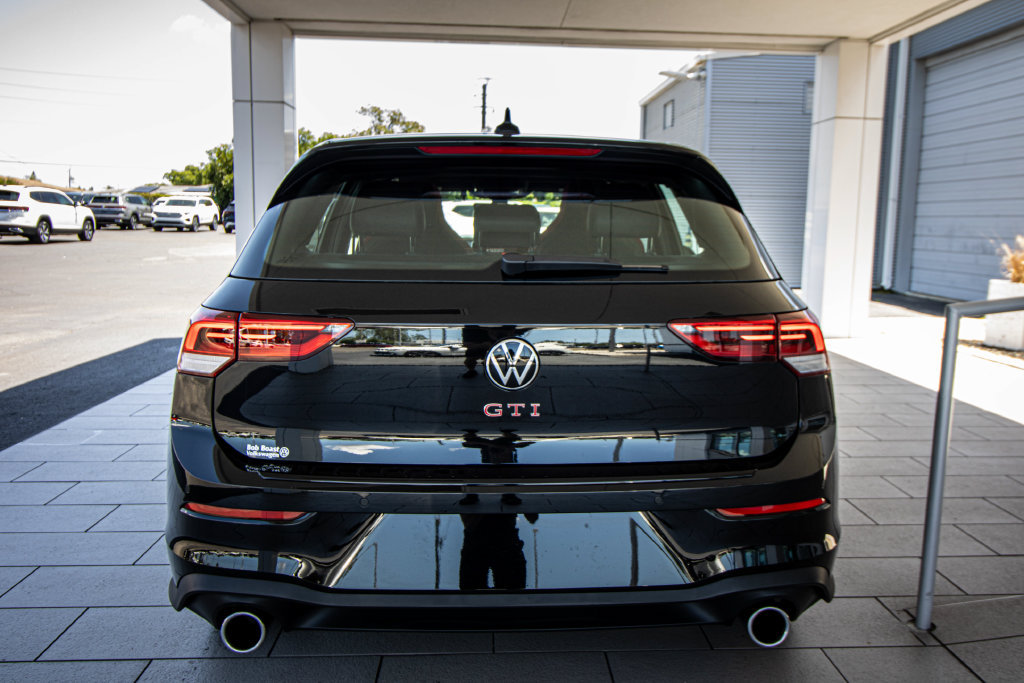 New 2026 Volkswagen GTI SE FWD image 19