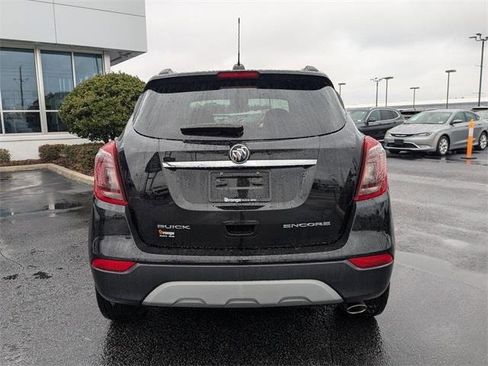 Used 2017 Buick Encore Essence image 5