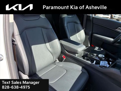 Certified 2025 Kia Sportage EX w/ EX Premium Package image 21