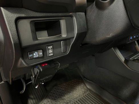 Certified 2016 Toyota Tacoma TRD Off-Road w/ Premium & Technology Package AWD/4WD image 14