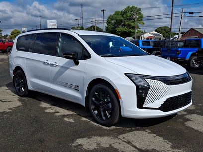 New 2027 Chrysler Pacifica Select