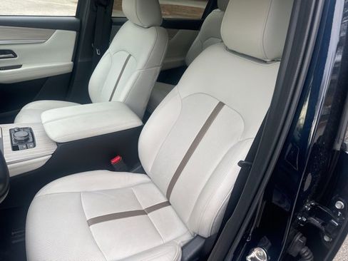 Used 2025 MAZDA CX-90 Plug-In Hybrid w/ Premium Plus image 10