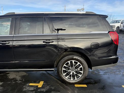 Certified 2025 Ford Expedition Max Platinum image 14