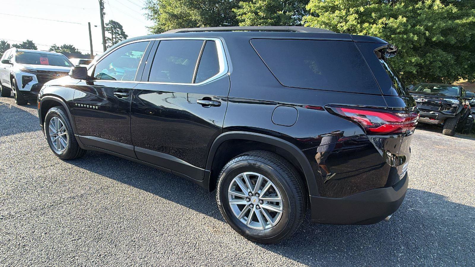 Used 2023 Chevrolet Traverse LT FWD image 10