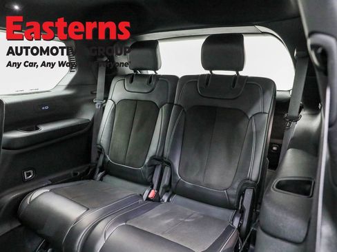 Used 2023 Jeep Grand Cherokee L Laredo image 28