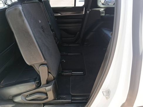 Used 2024 Jeep Wagoneer Series II AWD/4WD image 11