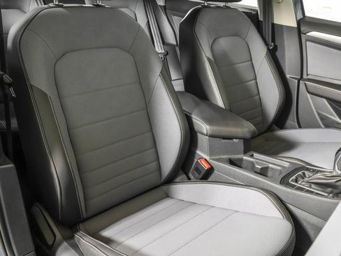 Used 2025 Volkswagen Jetta SE w/ Black Wheel Package image 45