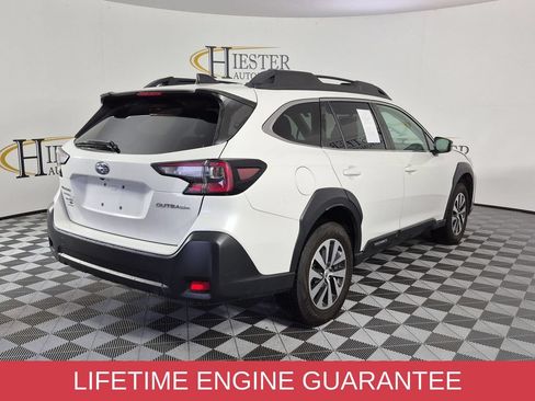 Used 2025 Subaru Outback Premium AWD/4WD image 3