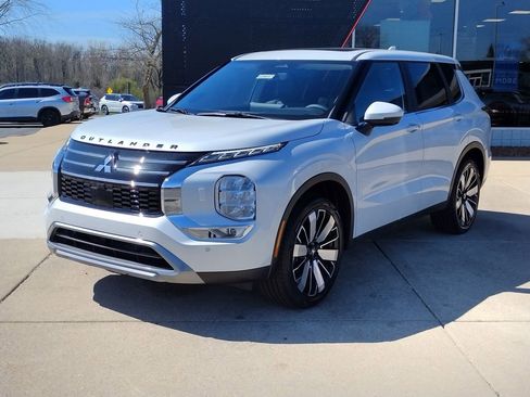 New 2026 Mitsubishi Outlander SE AWD/4WD image 1