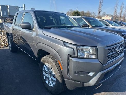 Used 2022 Nissan Frontier SV image 3