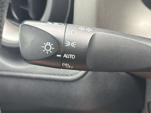 Used 2017 Toyota RAV4 LE FWD image 17