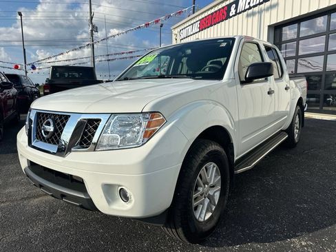 Used 2014 Nissan Frontier SV w/ SV Value Truck Package AWD/4WD image 3