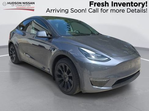 Used 2023 Tesla Model Y Long Range AWD/4WD image 1