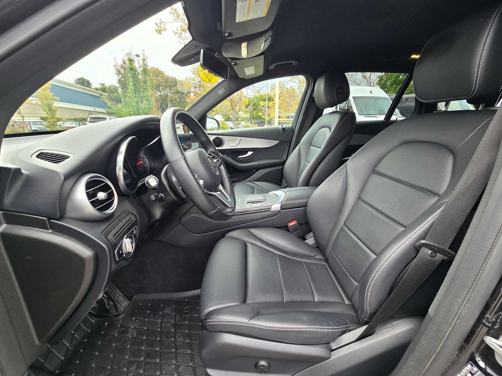 Used 2021 Mercedes-Benz GLC 300 4MATIC image 20