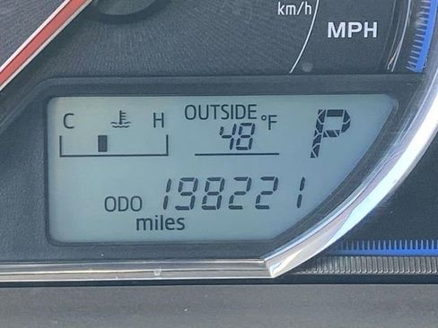 Used 2013 Toyota RAV4 Limited image 23