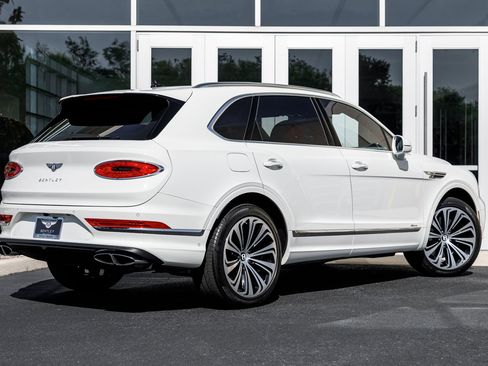 Certified 2023 Bentley Bentayga AWD/4WD image 3