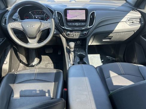 Used 2023 Chevrolet Equinox Premier AWD/4WD image 3