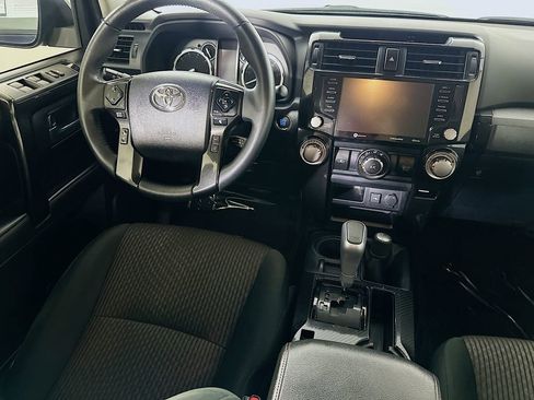 Used 2022 Toyota 4Runner TRD Off-Road AWD/4WD image 17