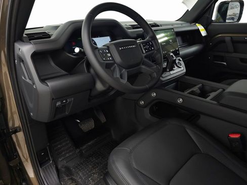 New 2026 Land Rover Defender 110 X-Dynamic SE AWD/4WD image 18