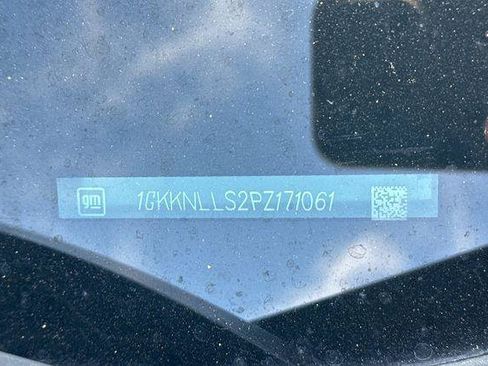 Used 2023 GMC Acadia AT4 w/ Preferred Package AWD/4WD image 3