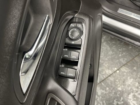 Certified 2024 Chevrolet Equinox Premier image 9