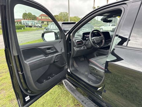 Used 2025 Chevrolet Silverado EV RST image 17