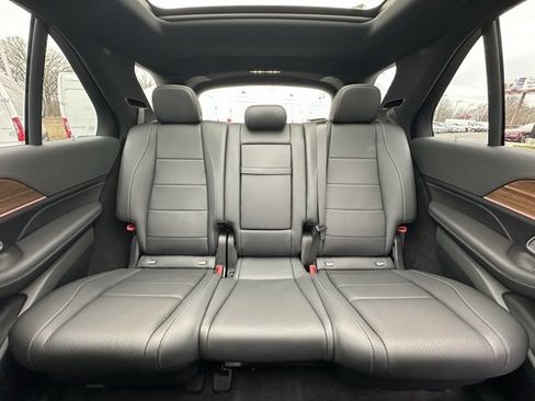 Used 2025 Mercedes-Benz GLE 350 4MATIC image 17