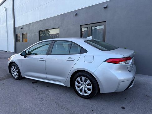 Used 2022 Toyota Corolla LE image 6