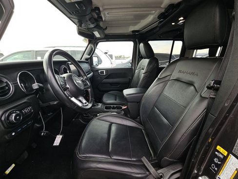 Used 2021 Jeep Wrangler Unlimited Sahara AWD/4WD image 8
