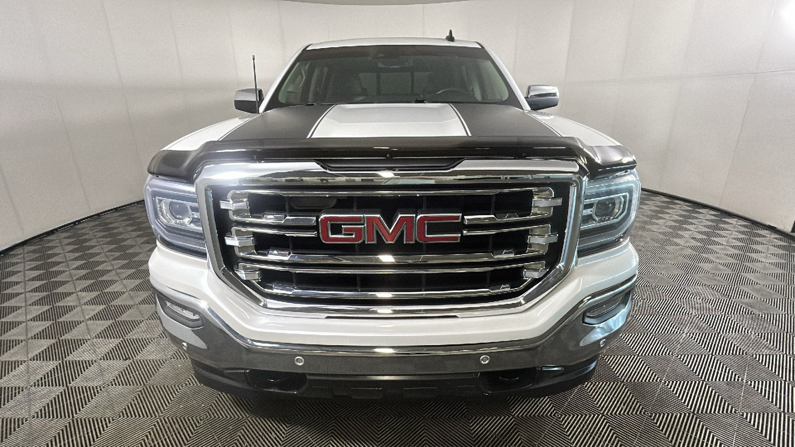 Used 2017 GMC Sierra 1500 SLT AWD/4WD image 9