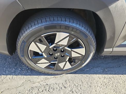 Used 2024 Hyundai Kona SEL image 17