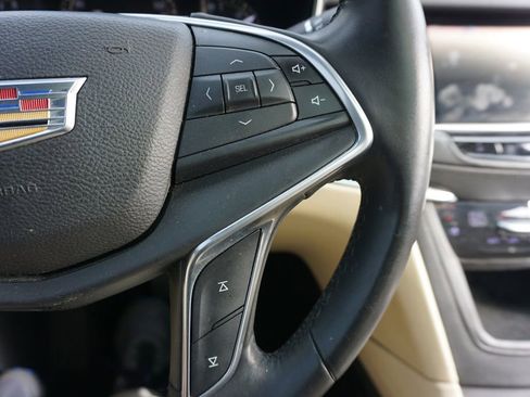 Used 2017 Cadillac XT5 Premium Luxury image 8