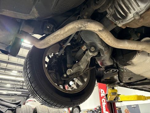 Used 2004 Ford Thunderbird image 14