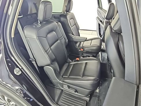 Used 2023 Lincoln Aviator AWD w/ Premium Package image 20
