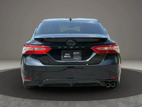 Used 2020 Toyota Camry SE FWD image 5