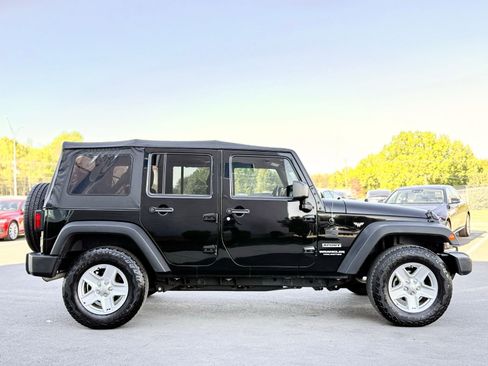Used 2015 Jeep Wrangler Unlimited Sport w/ Quick Order Package 24S AWD/4WD image 8