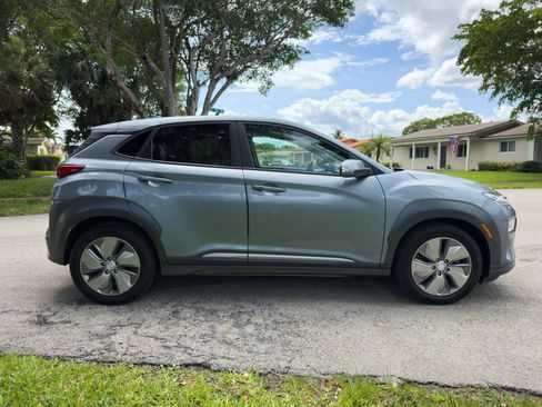 Used 2021 Hyundai Kona Ultimate w/ Cargo Package FWD image 12
