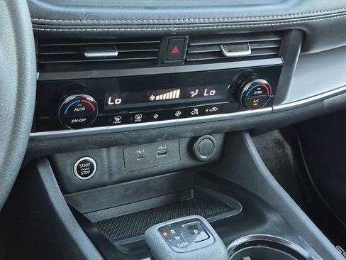 Used 2023 Nissan Rogue SV AWD/4WD image 26