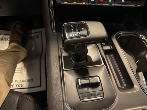 Used 2024 GMC Sierra 1500 AT4 w/ Technology Package image 31