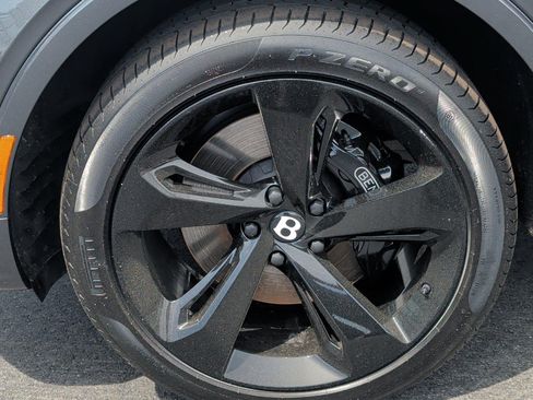 Used 2022 Bentley Bentayga AWD/4WD image 6